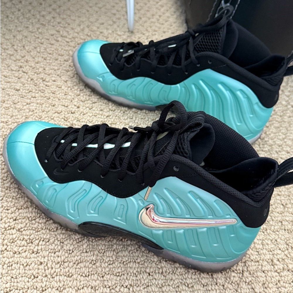 Men’s/boys Nike foamposite size 7y